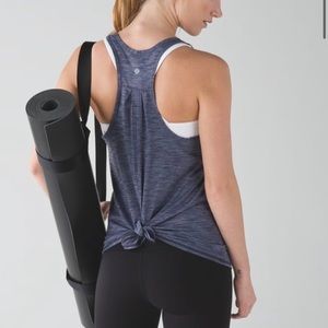 lululemon athletica Salute the Sun tank - size 10 - Heathered Cadet Blue